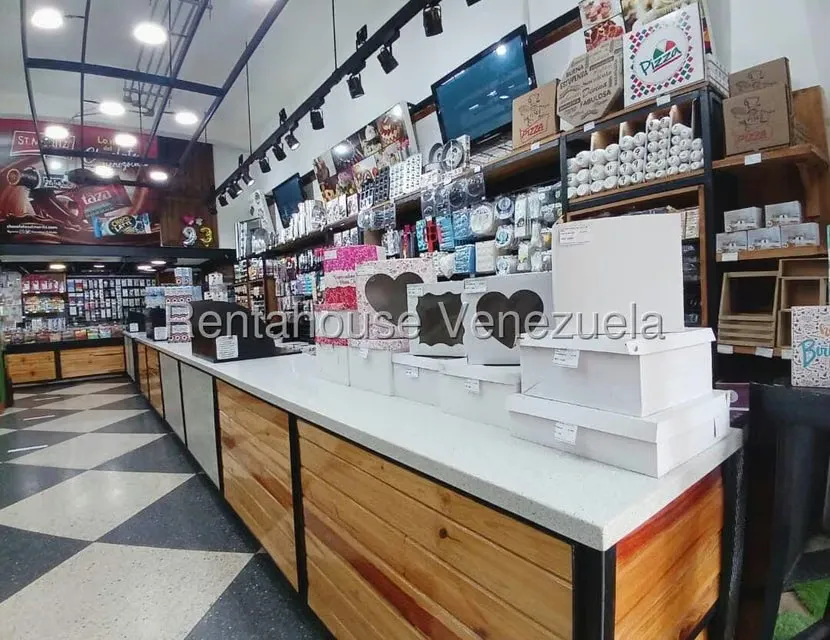 Local Comercial en Alquiler en Parroquia La Candelaria, Distrito Metropolitano - 2