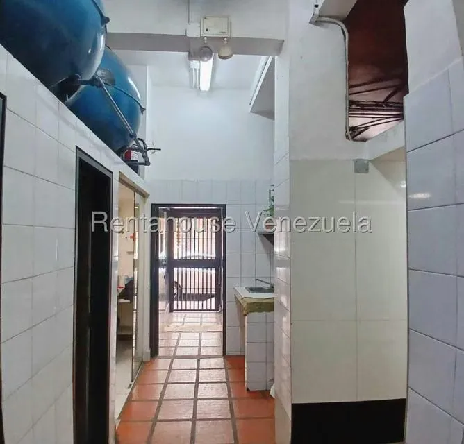 Local Comercial en Alquiler en Parroquia La Candelaria, Distrito Metropolitano - 43