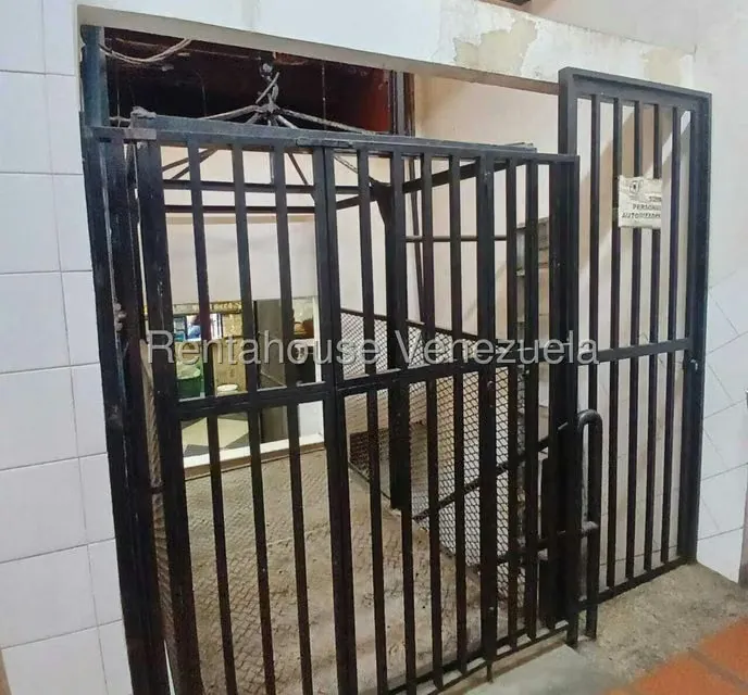 Local Comercial en Alquiler en Parroquia La Candelaria, Distrito Metropolitano - 44