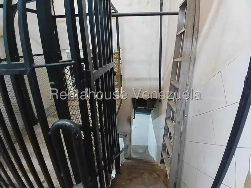 Local Comercial en Alquiler en Parroquia La Candelaria, Distrito Metropolitano - 53