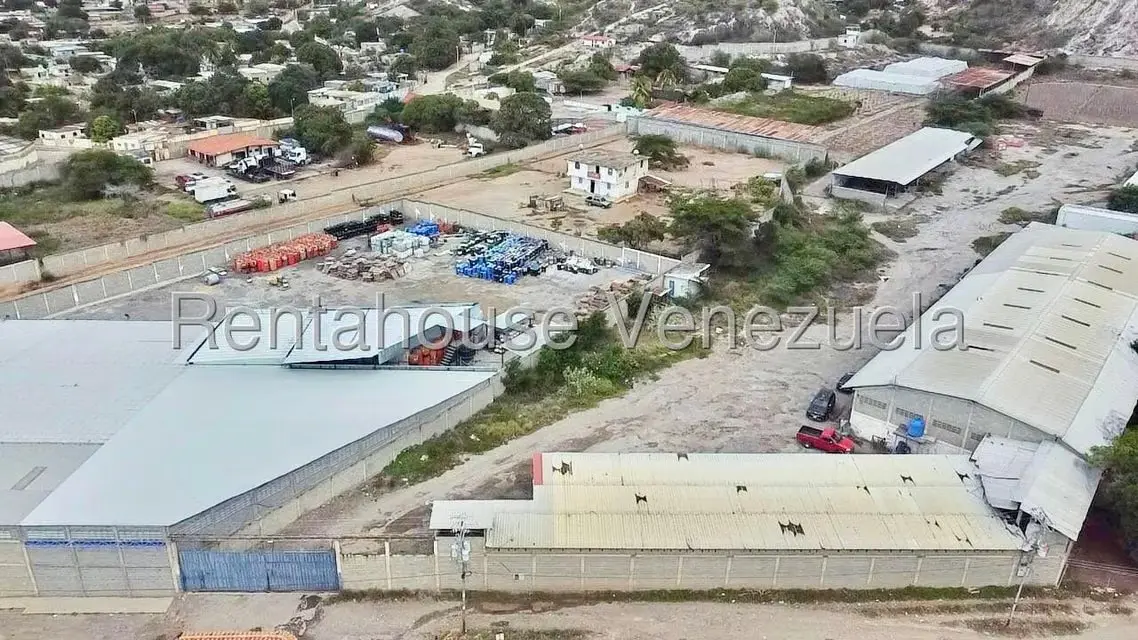 Local Comercial en Venta en Parroquia Juan de Villegas, Lara - 32