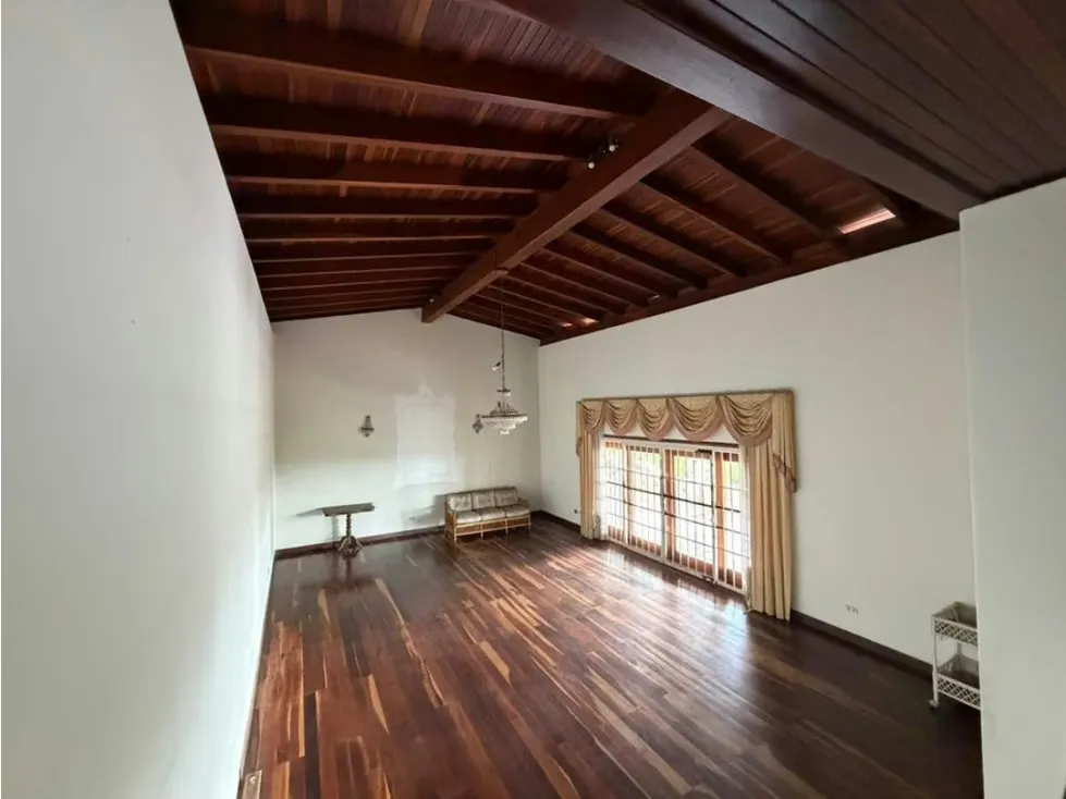 Vendo casa para remodelar 920m2 La Lagunita 6239 - 29