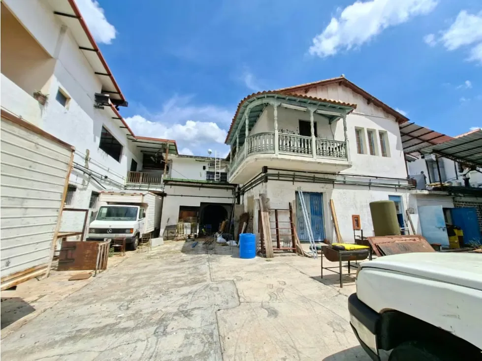 Vendo terreno (3 Casas Contiguas) 2421m2, Financ. La Florida 1697