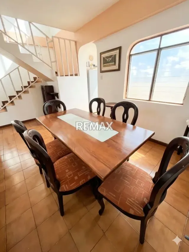 Venta de casa quinta dos niveles con local comercial - 2