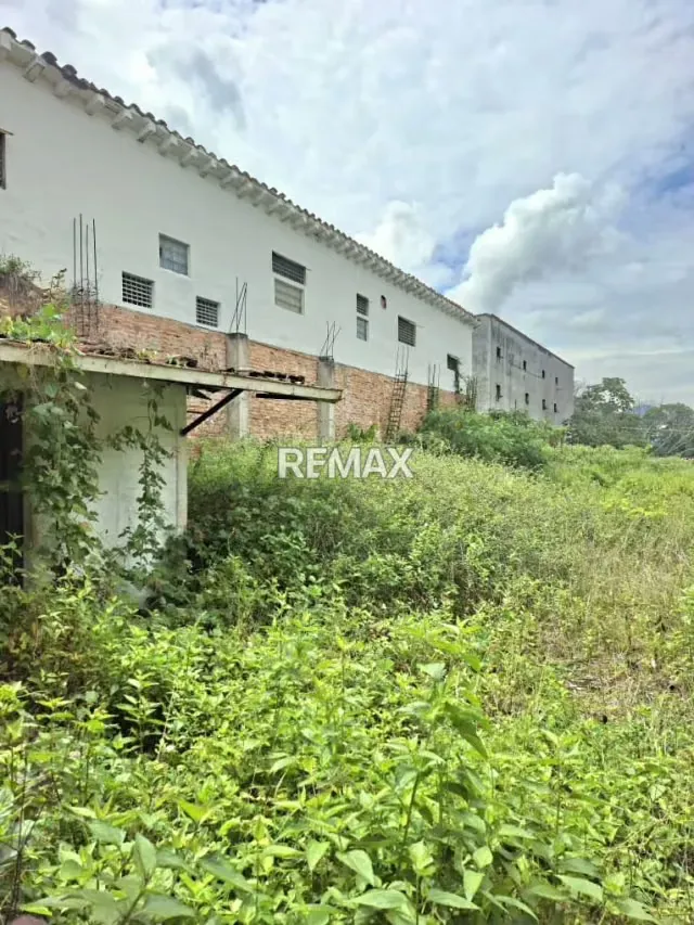 En venta Terreno a Pie de calle, en EL CENTRO Calle 4 con 7ma avda