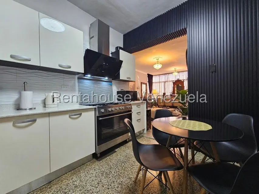 Apartamento (1 Nivel) en Venta en Bello Monte, Distrito Metropolitano - 11