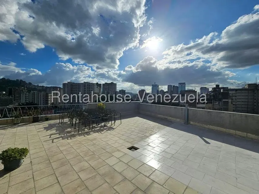 Apartamento (1 Nivel) en Venta en Bello Monte, Distrito Metropolitano - 24