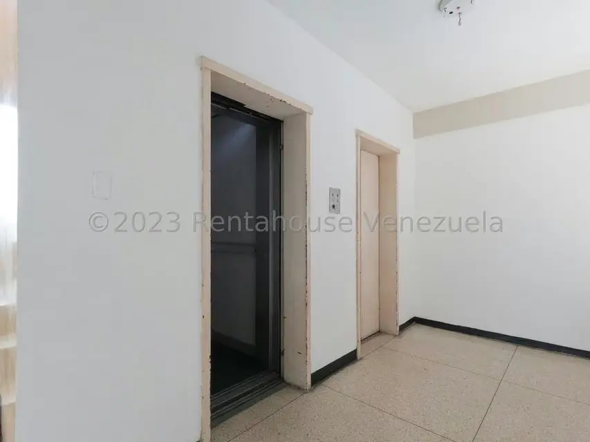 Comercial (Edificio) en Venta en Centro, Lara - 5