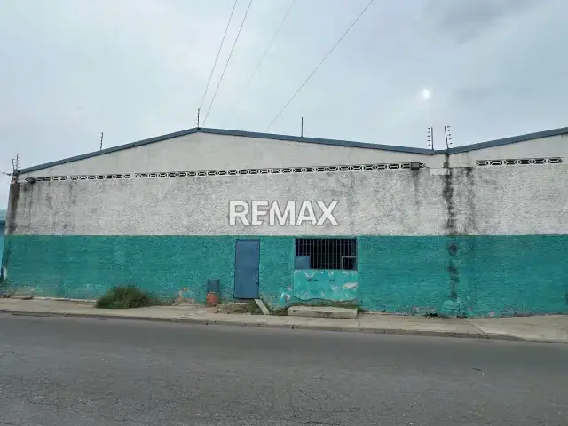 EN EXCLUSIVA SE VENDE GALPON DE 1.200 mts2 en la zona sur de Valencia