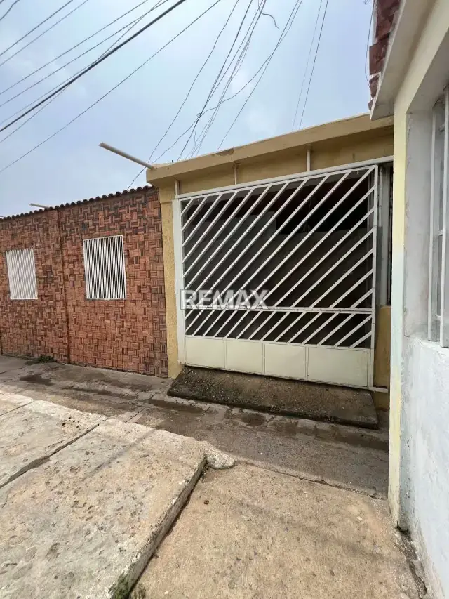 VENTA DE CASA A REMODELAR BOYACÁ II-BARCELONA