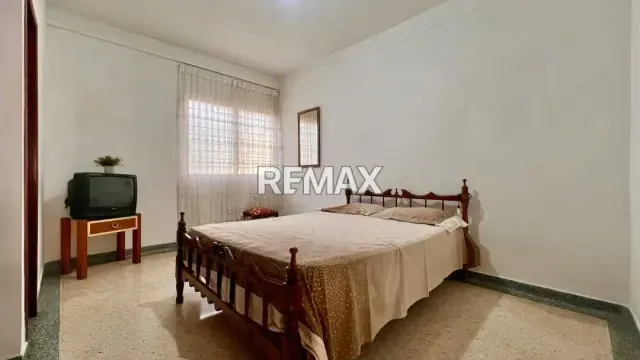 EN VENTA Excelente oportunidad en el corazón de Rubio Ubicada en la Av. 9 entre calles 23 y 24, sector El Refugio, Municipio Junín, esta espaciosa propiedad combina comodidad, funcionalidad!!! - 14