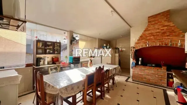 EN VENTA Excelente oportunidad en el corazón de Rubio Ubicada en la Av. 9 entre calles 23 y 24, sector El Refugio, Municipio Junín, esta espaciosa propiedad combina comodidad, funcionalidad!!! - 4