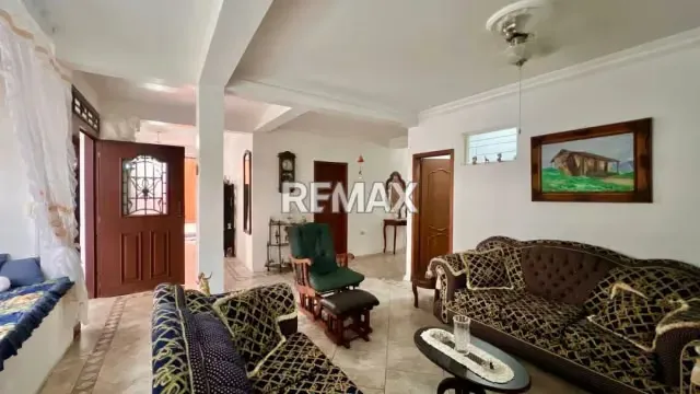 EN VENTA Excelente oportunidad en el corazón de Rubio Ubicada en la Av. 9 entre calles 23 y 24, sector El Refugio, Municipio Junín, esta espaciosa propiedad combina comodidad, funcionalidad!!! - 5