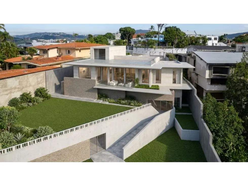 Se vende casa para terminar 4h+2s+ch/7p Colinas de Bello Monte - 2