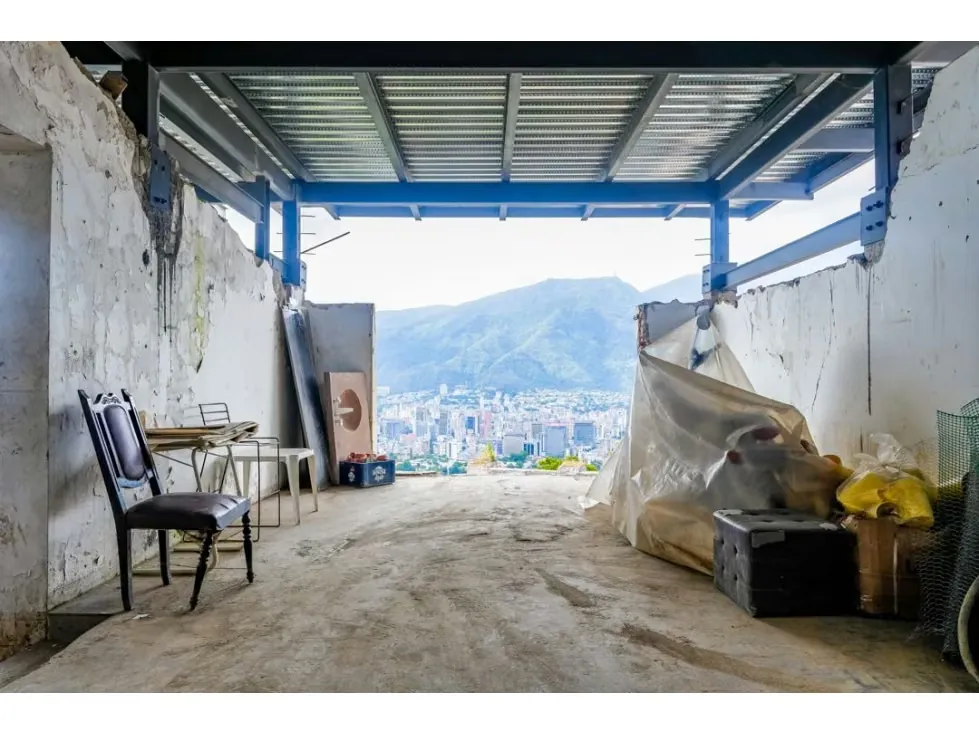 Se vende casa para terminar 4h+2s+ch/7p Colinas de Bello Monte - 7