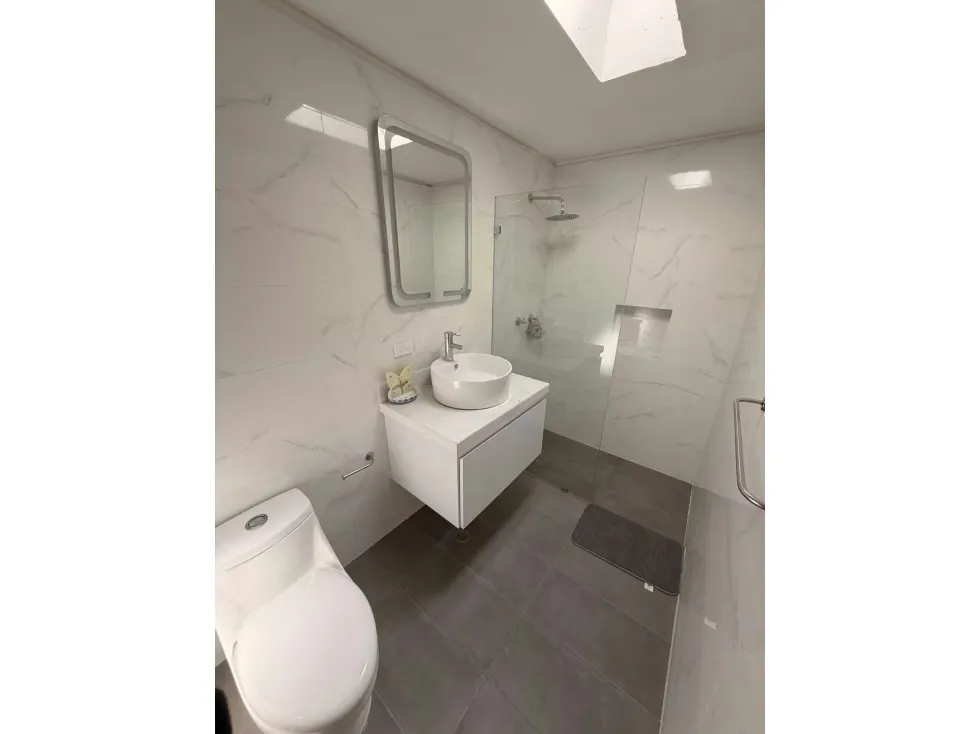 Imponente Casa en Venta ubicada en Prados del Este - 20
