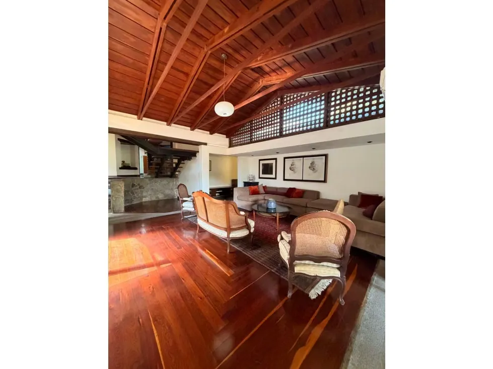 Imponente Casa en Venta ubicada en Prados del Este - 9