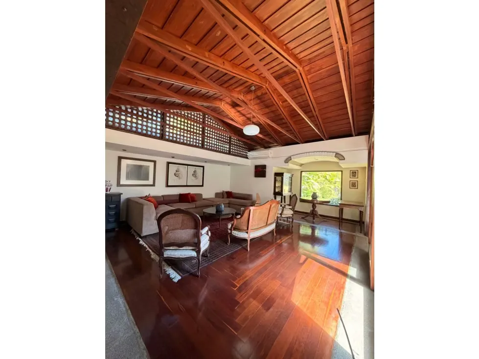 Imponente Casa en Venta ubicada en Prados del Este - 10