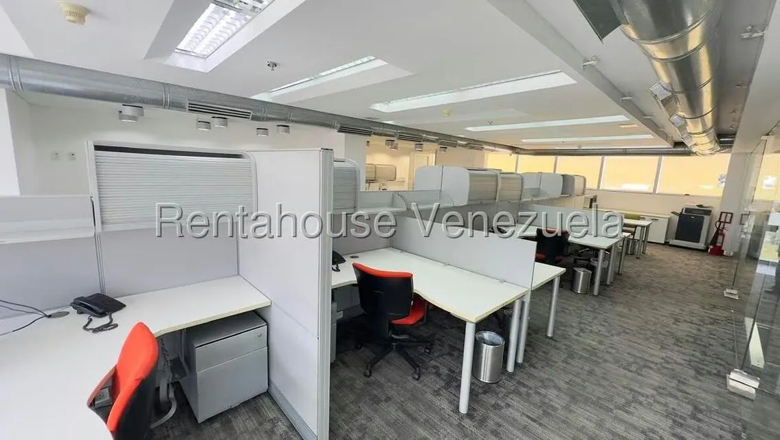 Local Comercial en Alquiler en Los Dos Caminos, Distrito Metropolitano - 11