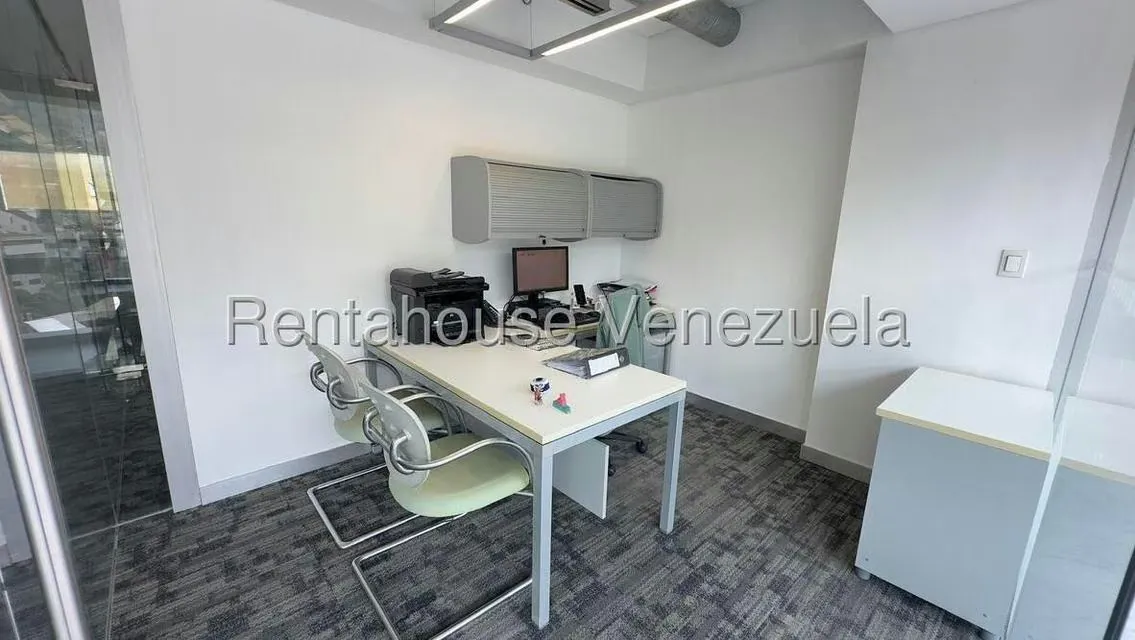 Local Comercial en Alquiler en Los Dos Caminos, Distrito Metropolitano - 14