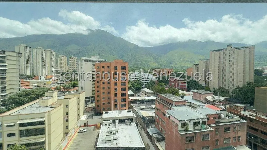 Local Comercial en Alquiler en Los Dos Caminos, Distrito Metropolitano - 21