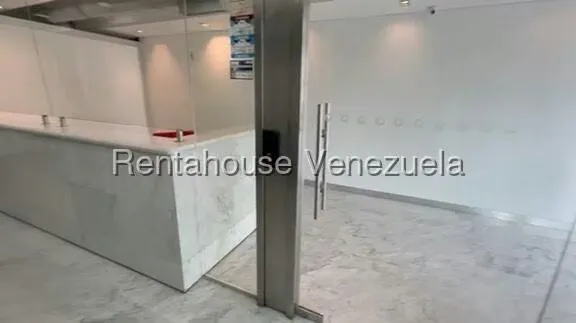 Local Comercial en Alquiler en Los Dos Caminos, Distrito Metropolitano - 22