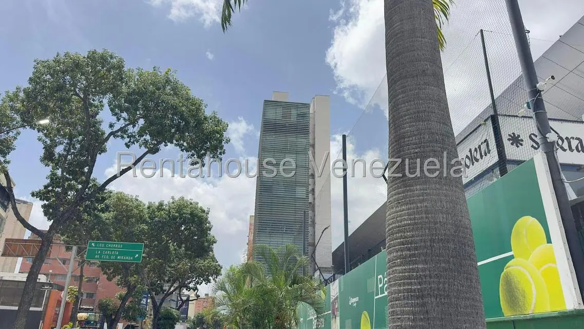 Local Comercial en Alquiler en Los Dos Caminos, Distrito Metropolitano - 27
