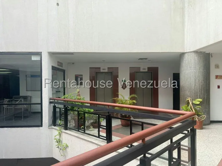 Oficina en Venta en La Urbina, Distrito Metropolitano - 2