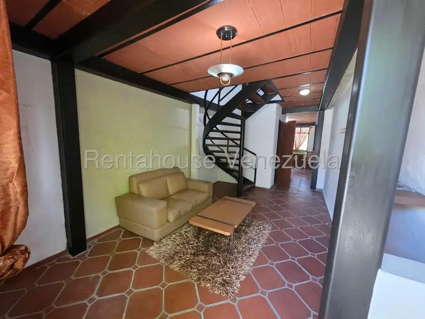 Casa (Duplex) en Alquiler en El Cafetal, Distrito Metropolitano