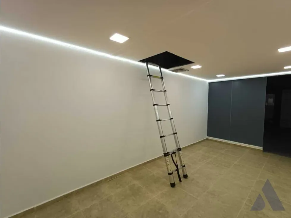 Se alquila local 34m2 Los Samanes 9858 - 16