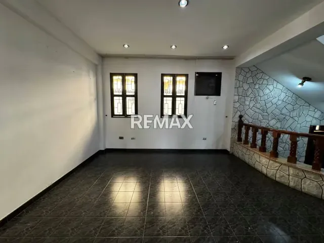 Casa Comercial en Alquiler Andrés Bello - 11