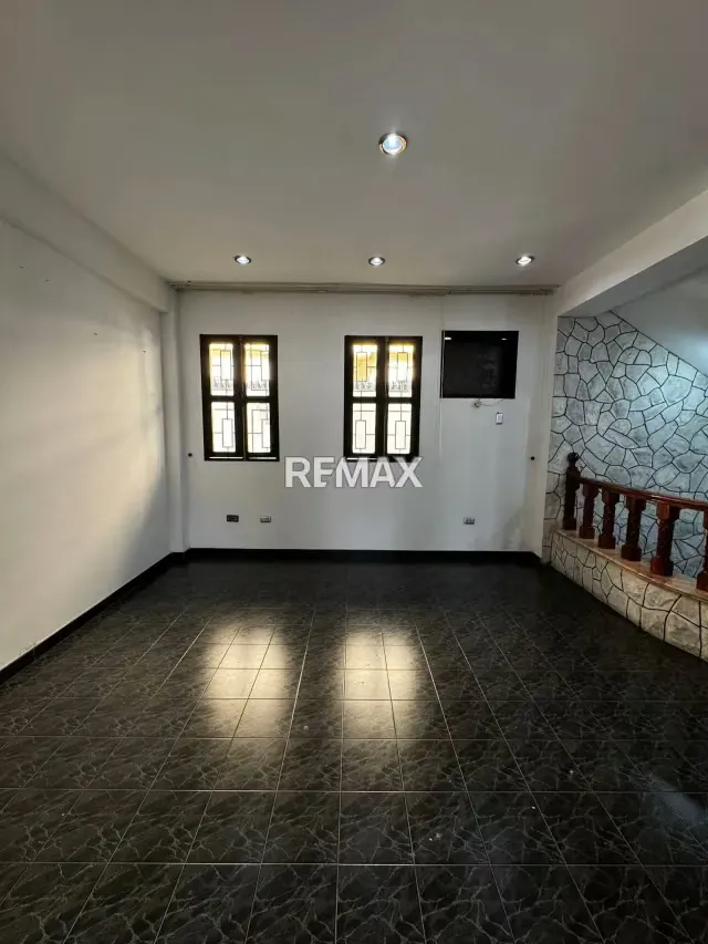 Casa Comercial en Alquiler Andrés Bello - 12