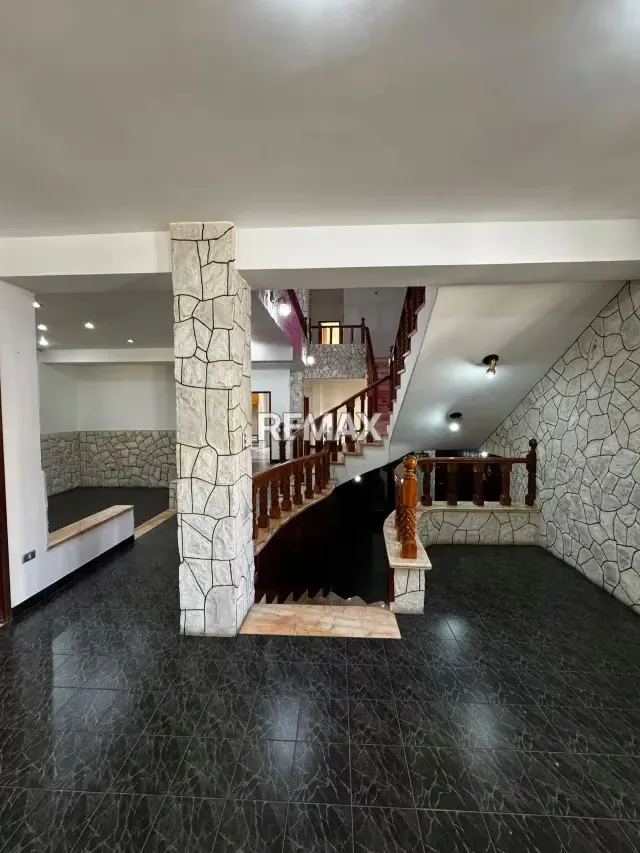 Casa Comercial en Alquiler Andrés Bello - 8