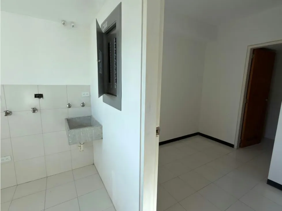 Se vende Apto PH 205m² 3h+1s/3.5b+1s/3p Lomas de Las Mercedes - 9