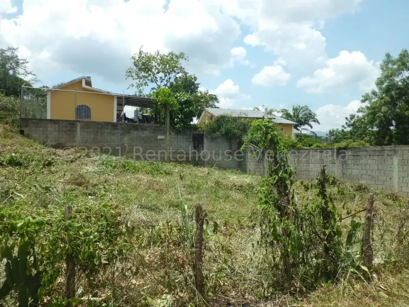 Terreno (Residencial) en Venta en Las Carolinas, Miranda