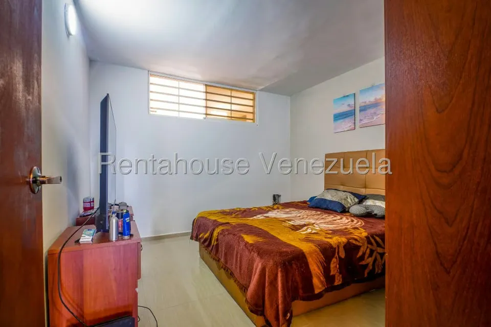 Apartamento (1 Nivel) en Venta en Colinas de La Tahona, Distrito Metropolitano - 12