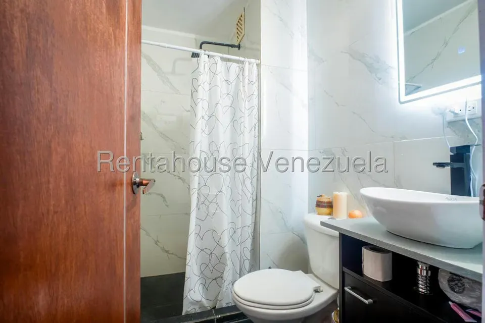 Apartamento (1 Nivel) en Venta en Colinas de La Tahona, Distrito Metropolitano - 13