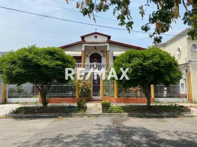SE VENDE CASA EN SAN JACINTO MARACAY