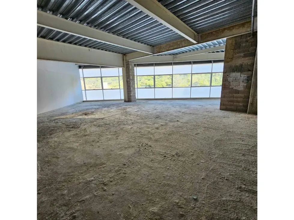 Se Alquila Oficinas desde 50m² a 300m² Cerro Verde - 4