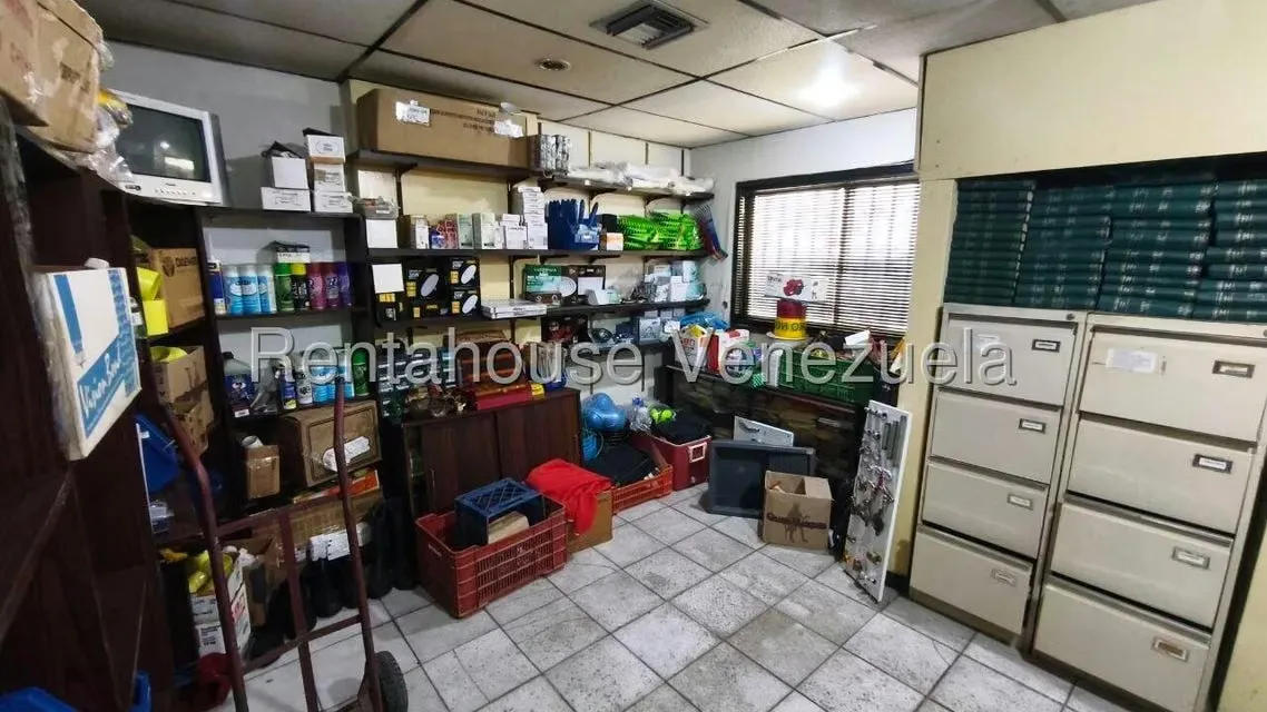 Comercial (Oficina) en Alquiler en El Centro, Aragua - 11