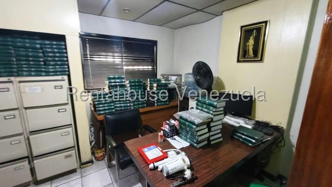 Comercial (Oficina) en Alquiler en El Centro, Aragua - 12