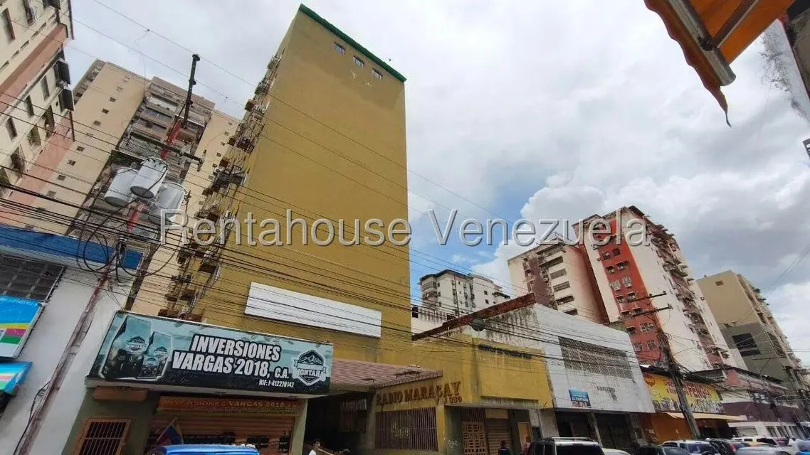 Comercial (Oficina) en Alquiler en El Centro, Aragua - 15