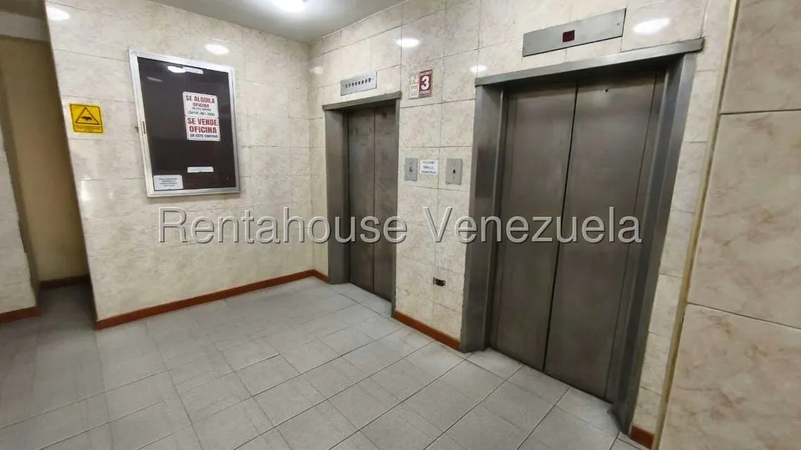 Comercial (Oficina) en Alquiler en El Centro, Aragua - 3