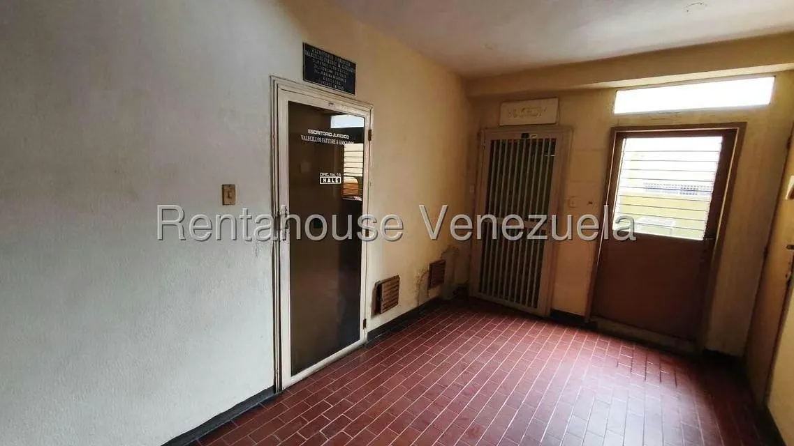Comercial (Oficina) en Alquiler en El Centro, Aragua - 5