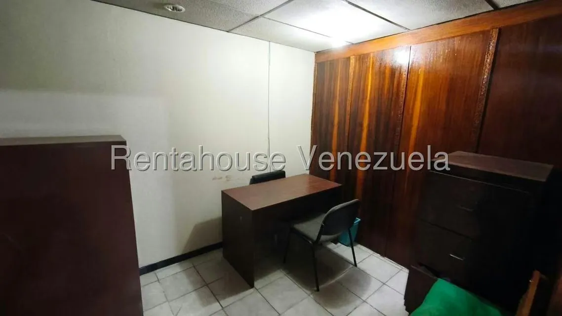 Comercial (Oficina) en Alquiler en El Centro, Aragua - 7