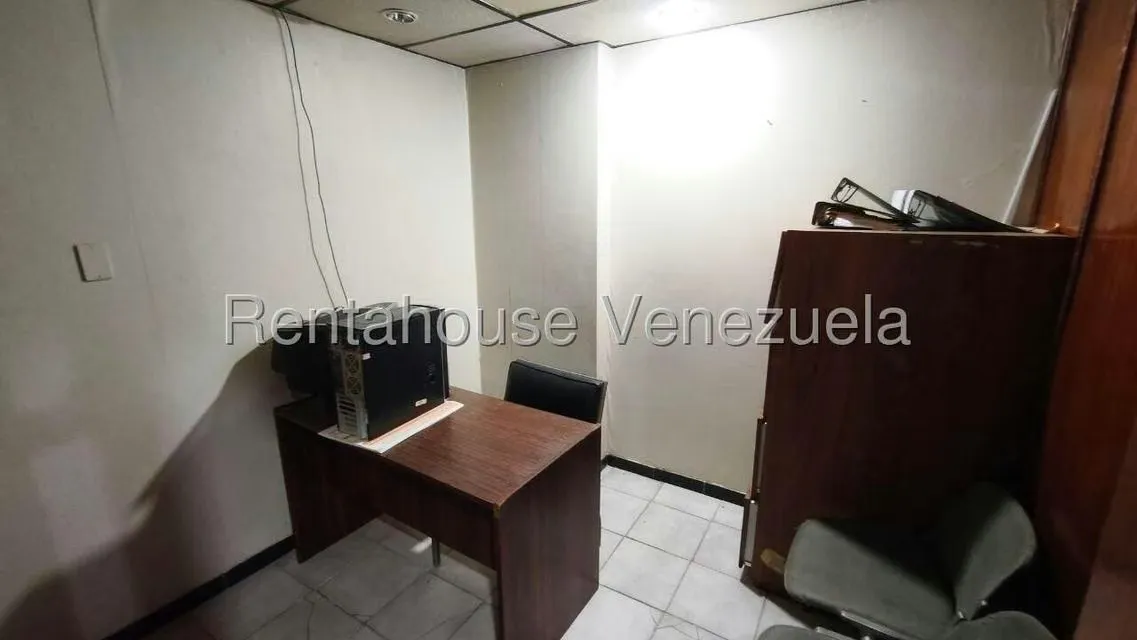 Comercial (Oficina) en Alquiler en El Centro, Aragua - 8