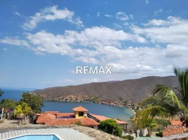 Venta Casa Conjunto Residencial Contry Club Altos de Quetepe, Estado Sucre