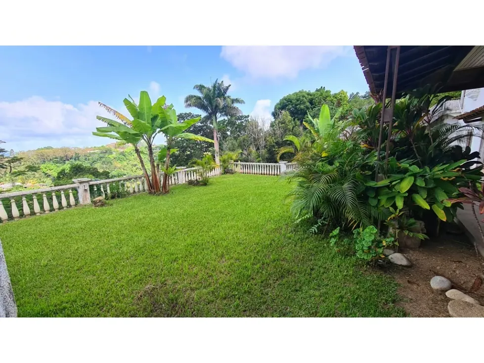 En Venta Casa en La Lagunita, El Hatillo - Caracas - 24
