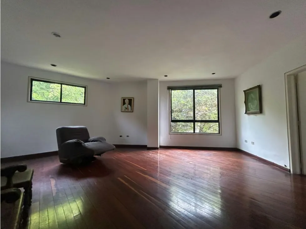 Se vende Apto PH 430m² 4h+2s/4b+2s/3p Urb Miranda - 11