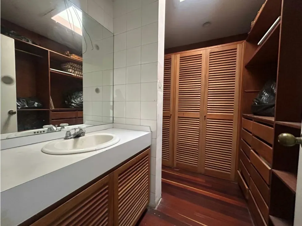 Se vende Apto PH 430m² 4h+2s/4b+2s/3p Urb Miranda - 17